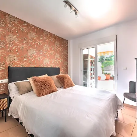 Beachfront With Sea View At Burriana Beach, Lejlighed Nerja